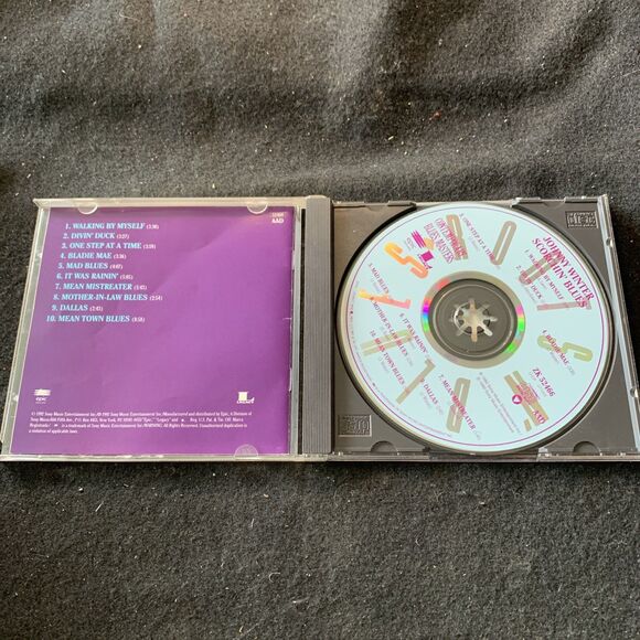 Scorchin' Blues by Johnny Winter (CD, Jun-1992, Epic/Legacy) - Picture 2 of 7